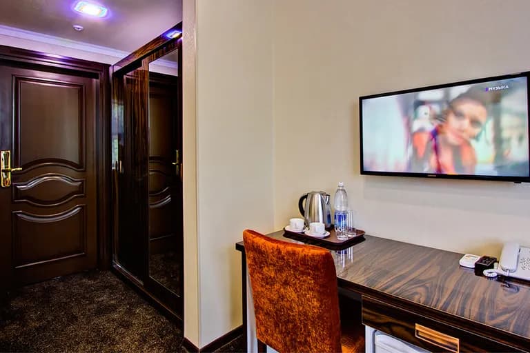Discovery Hotel 16